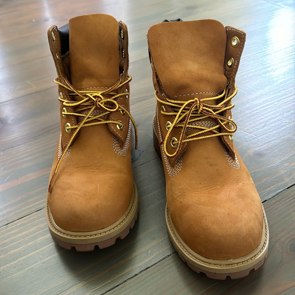 Timberland waterproof wheats size 5 women’s size 6.5